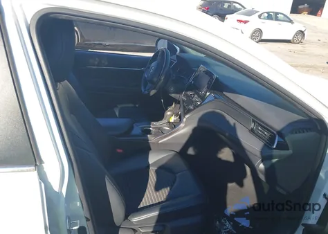 2021 Toyota Camry Se z USA, uszkodzony, nr VIN 4T1G11AK8MU599922